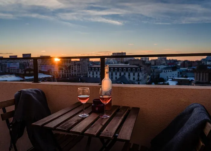 Апартаменти Amazing Terrace With View Of Old Town Бухарест